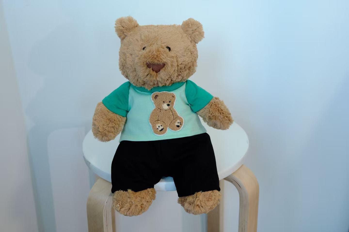 Jellycat Bartholomew Bear Clothes, Street Fashion T-shirt and Black Pants Set, Casual Bear, Easter Gifts (No Dolls)