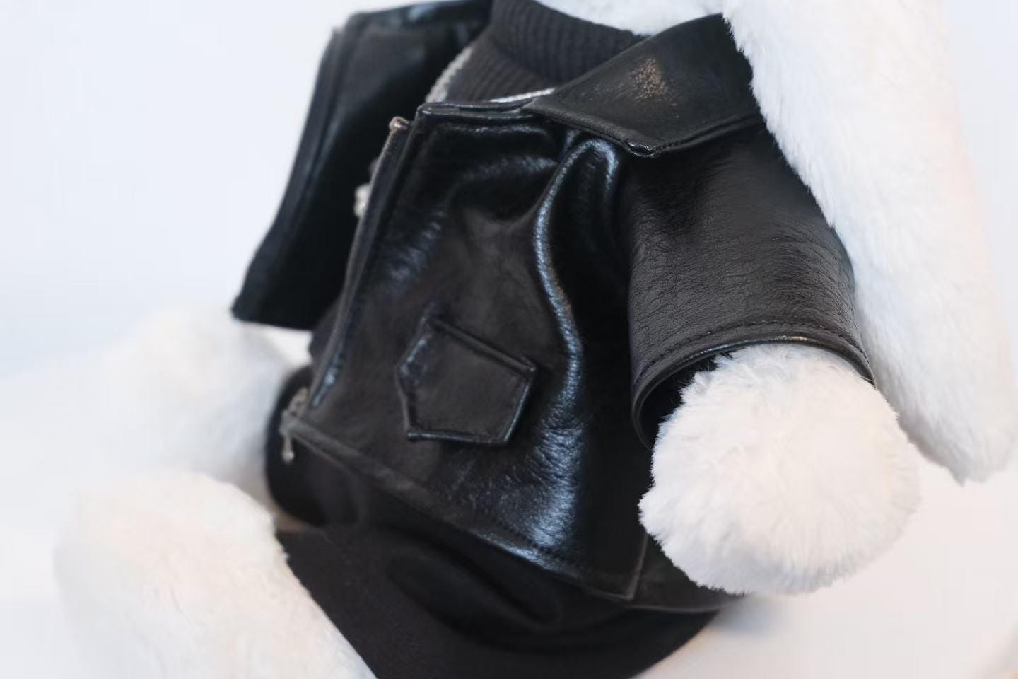 Jellycat Biker Jacket, 4pc Faux Leather Outfit with Necklace for Bashful Bunny, Goth Punk Clothes, Aesthetic Room Decor Gift（No Dolls）